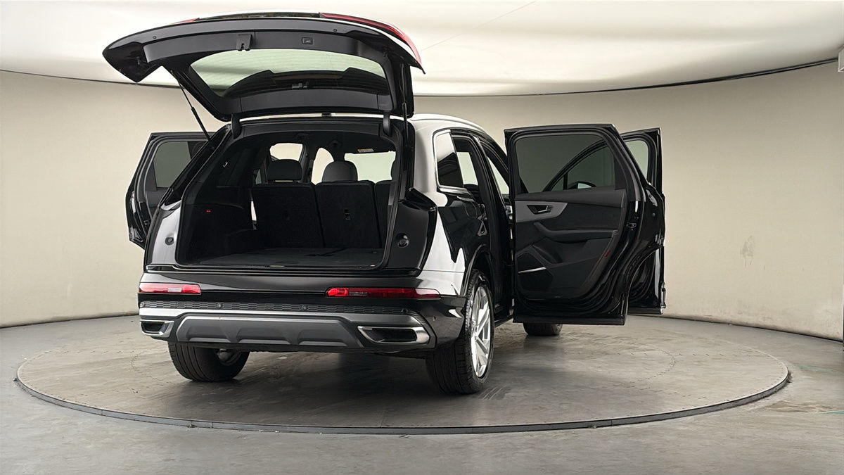 More views of Audi Q7