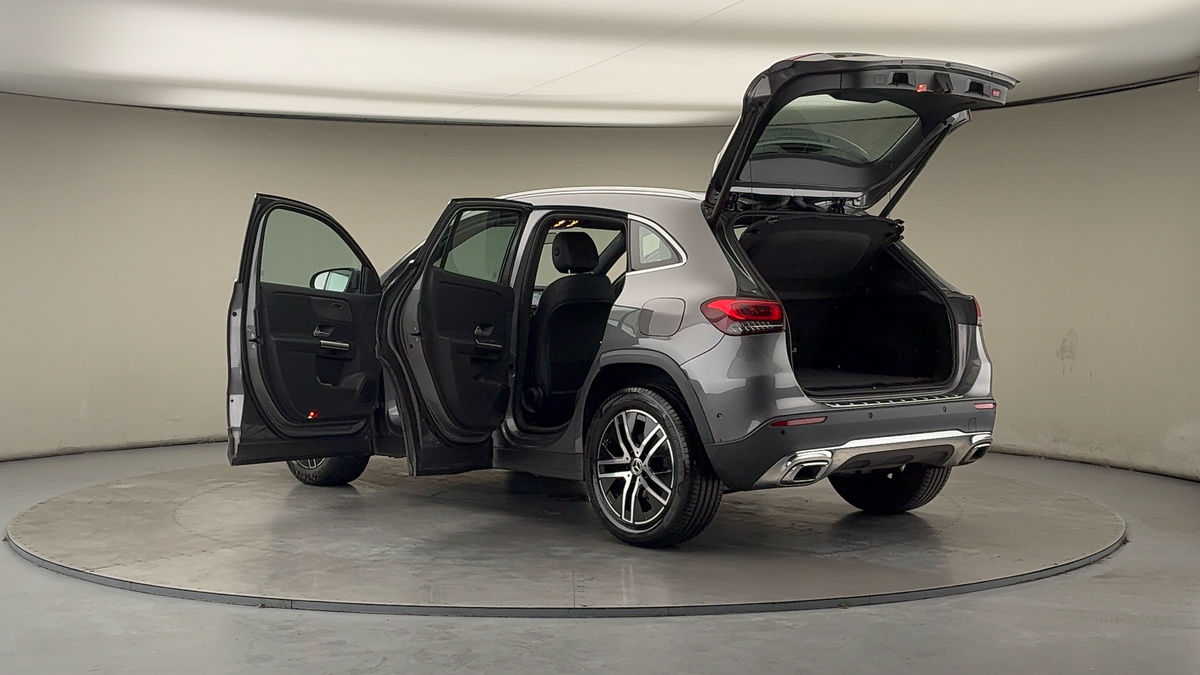 More views of Mercedes-Benz GLA