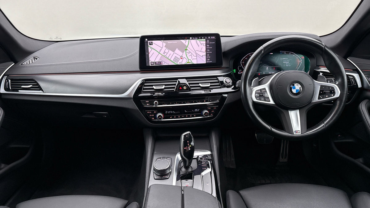 BMW 5 Series Image 12