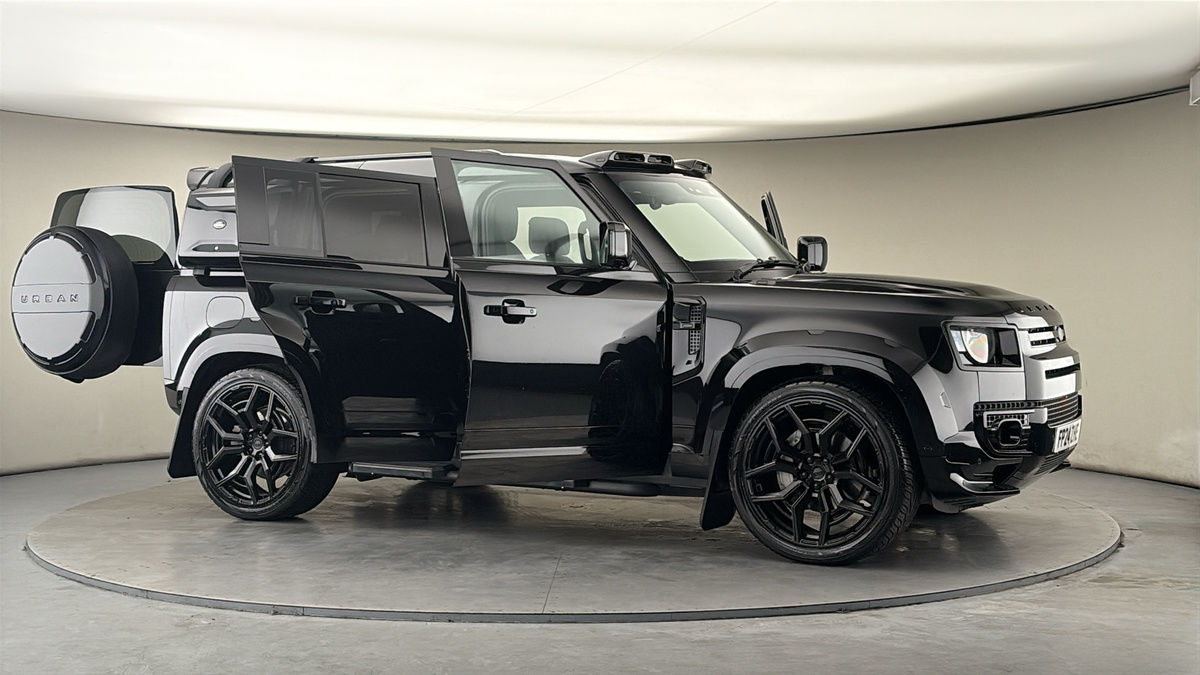 More views of Land Rover Defender 110