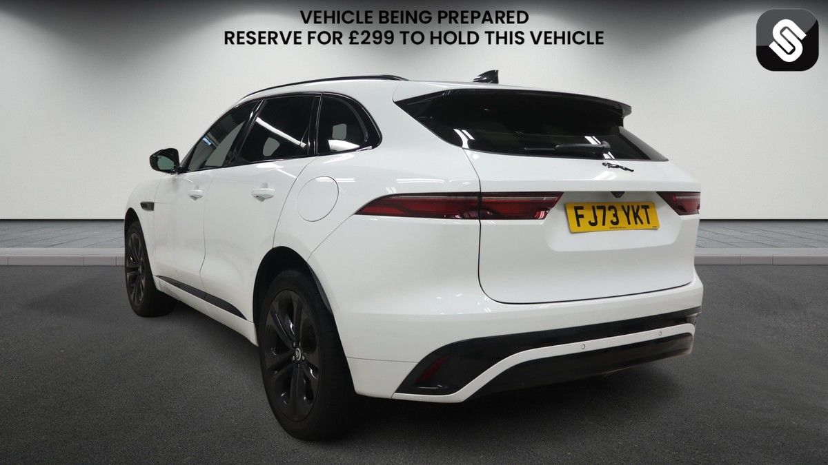 Jaguar F-PACE Image 3