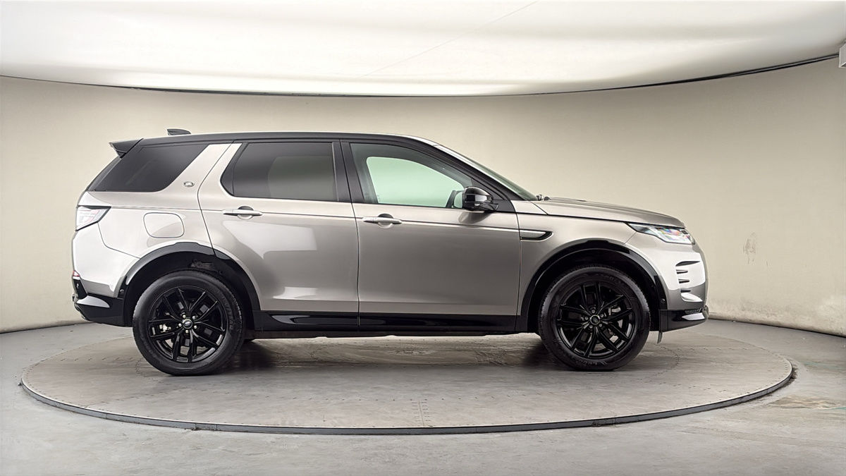 Land Rover Discovery Sport Image 16