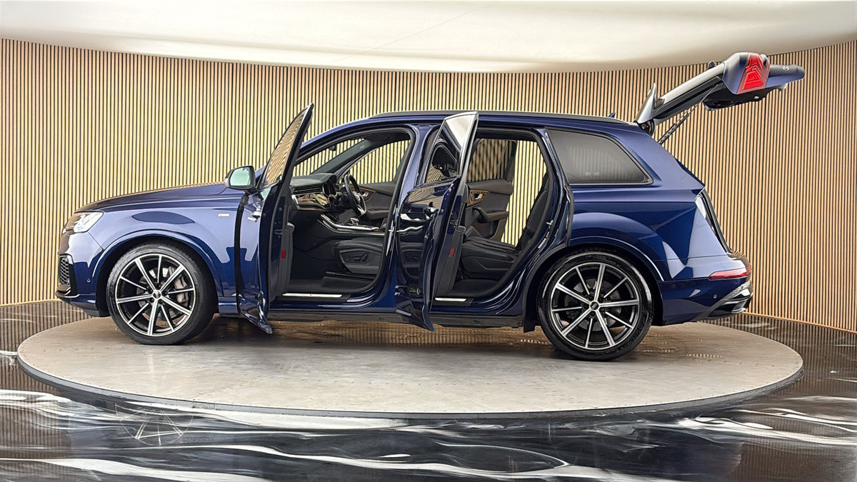 More views of Audi Q7