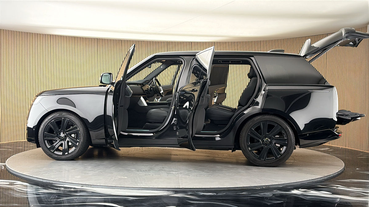 More views of Land Rover Range Rover