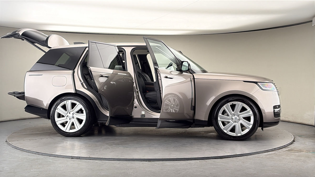 More views of Land Rover Range Rover