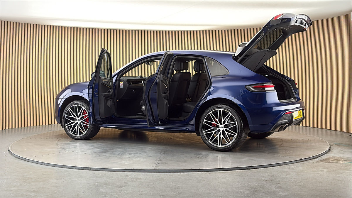 More views of Porsche Macan