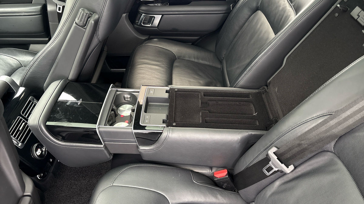 Land Rover Range Rover Image 9