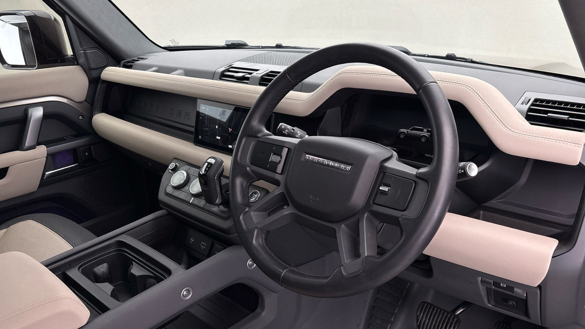 Land Rover Defender 110 Urban Image 5