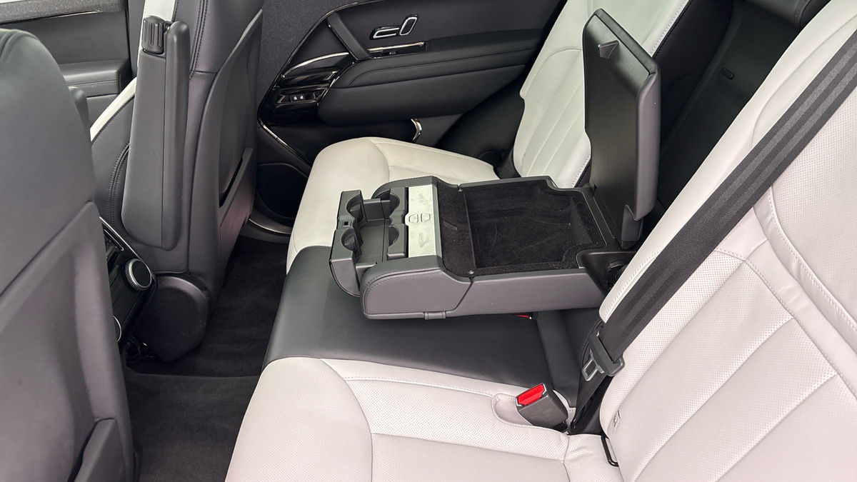 Land Rover Range Rover Sport Image 9