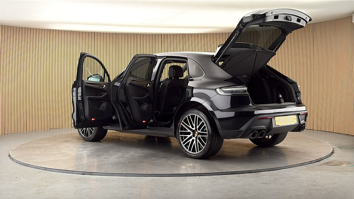 More views of Porsche Macan