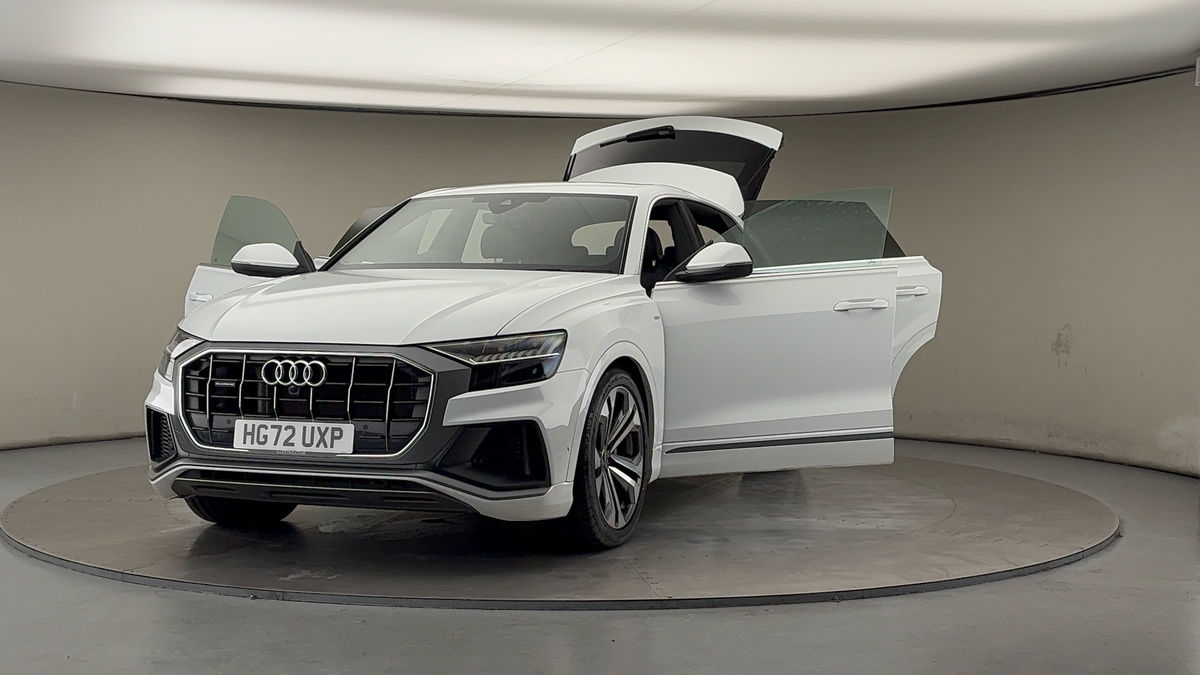 More views of Audi Q8