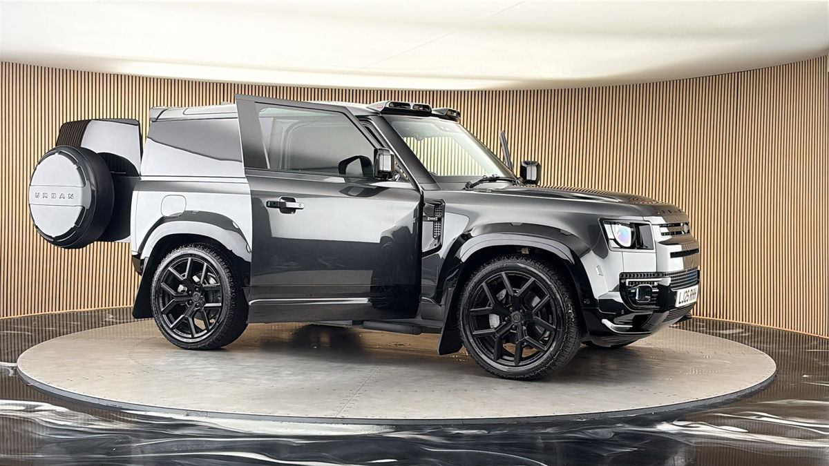 More views of Land Rover Defender 90