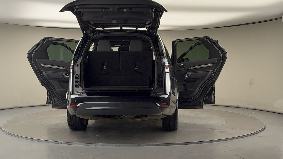 More views of Land Rover Discovery