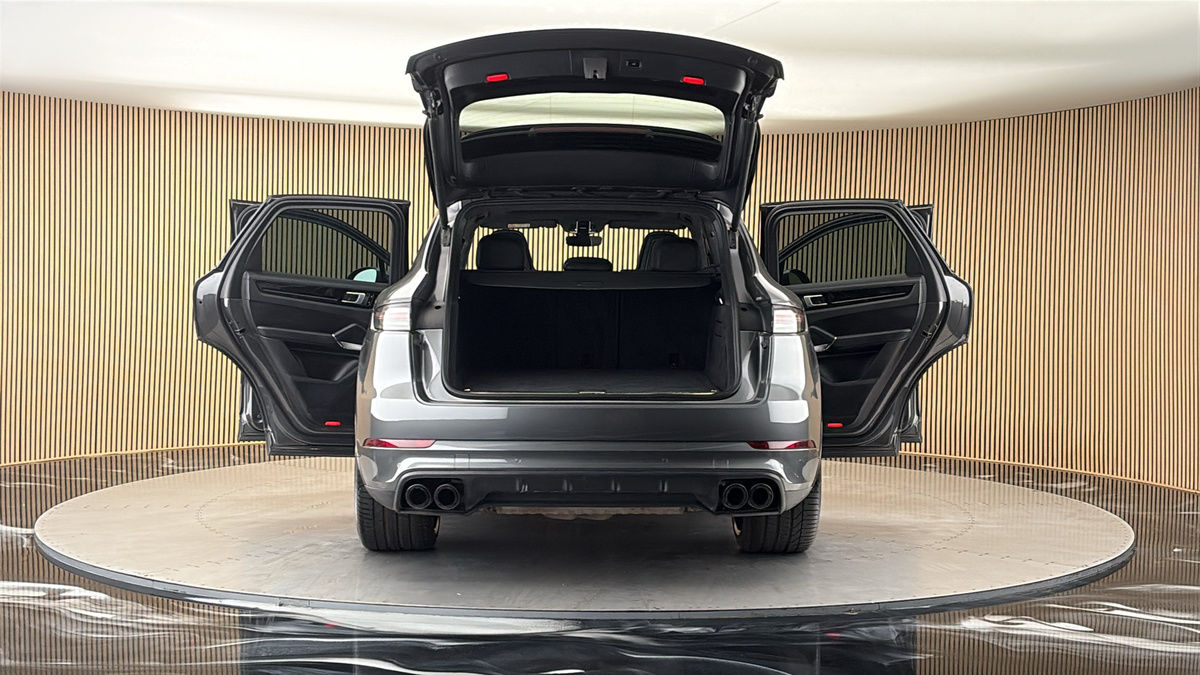 More views of Porsche Cayenne