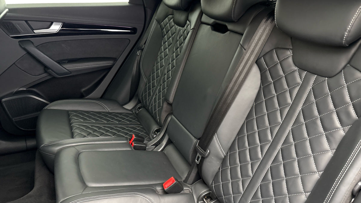 Audi Q5 Image 8