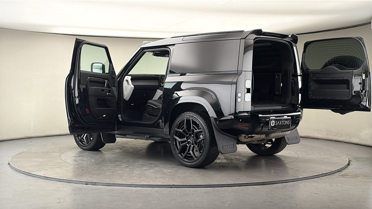 More views of Land Rover Defender 90