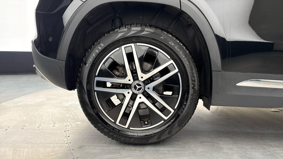 Mercedes-Benz GLA Image 10