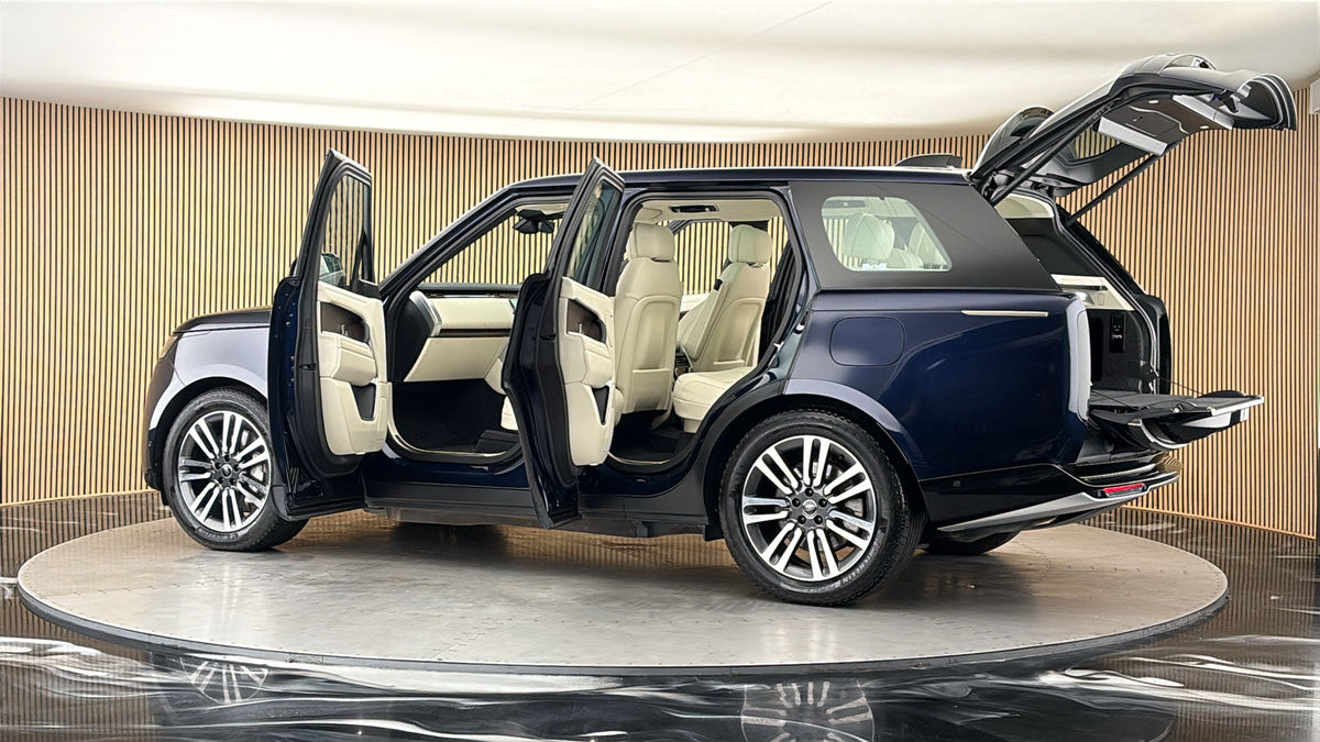 More views of Land Rover Range Rover