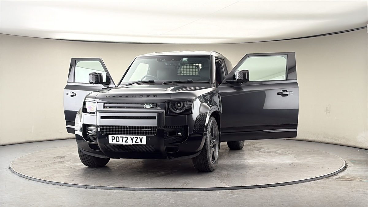 More views of Land Rover Defender 90