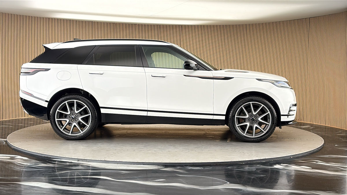 Land Rover Range Rover Velar Image 16