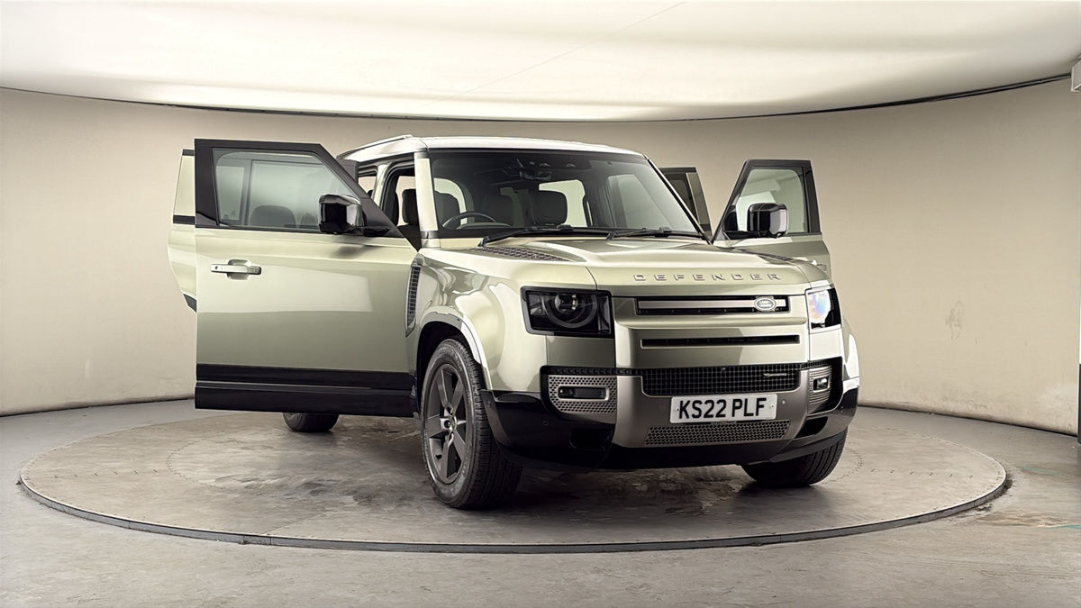 More views of Land Rover Defender 110