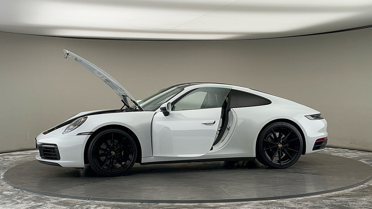 More views of Porsche 911