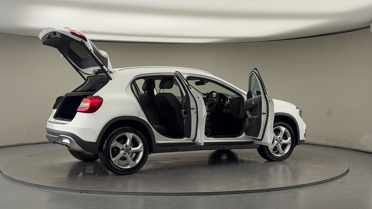 More views of Mercedes-Benz GLA