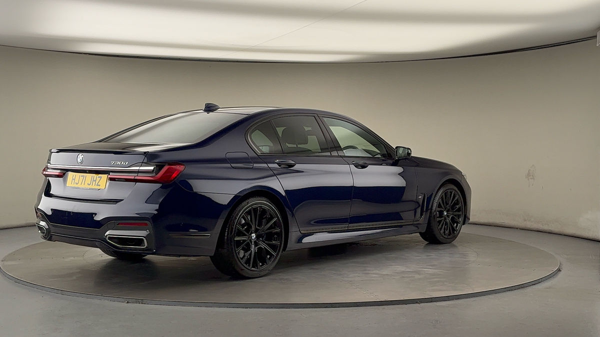 BMW 7 Series Image 21