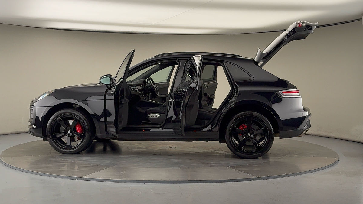 More views of Porsche Macan