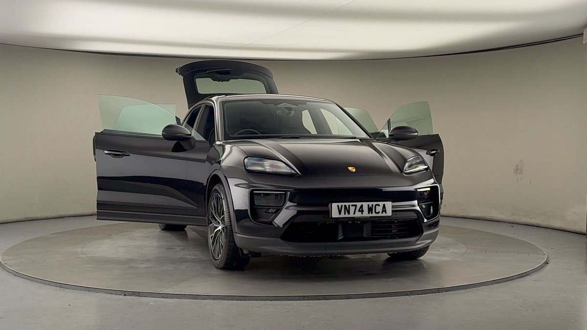 More views of Porsche Macan