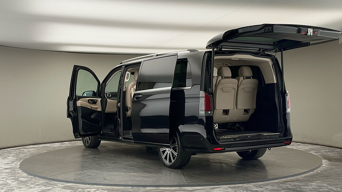 Mercedes-Benz V Class Image 23