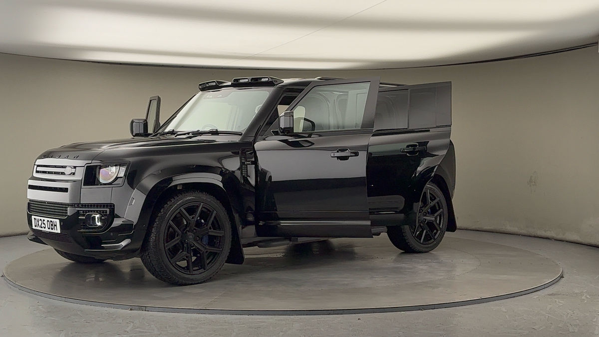 Land Rover Defender 110 Urban Image 22