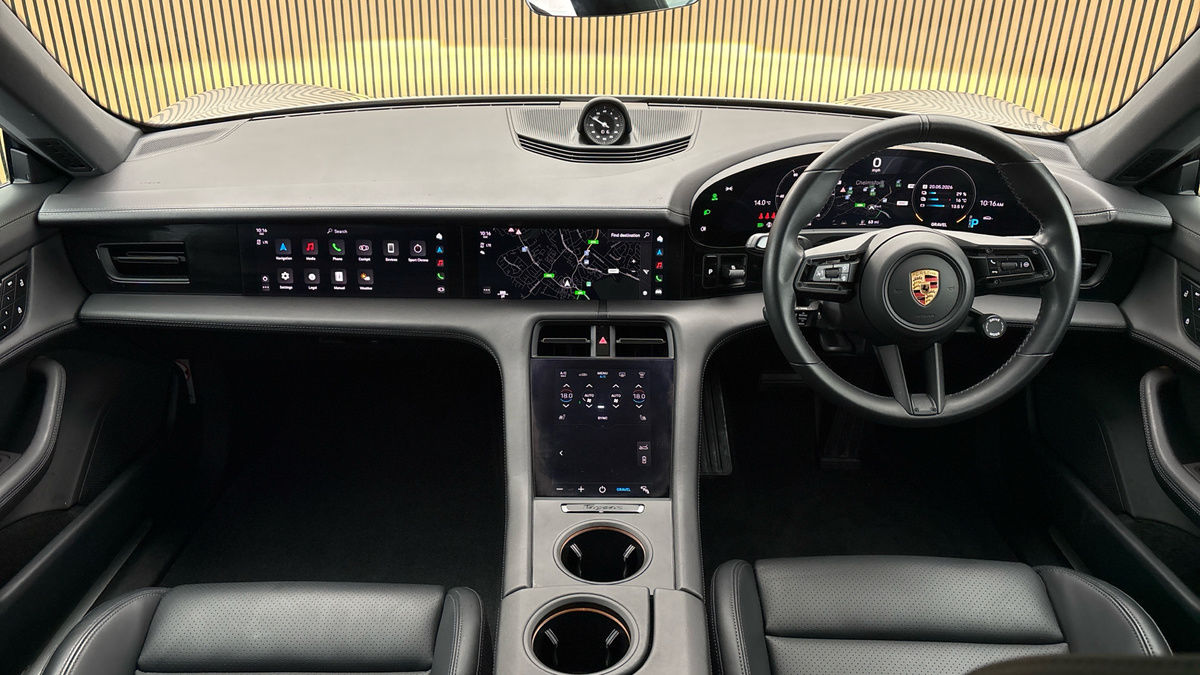 Porsche Taycan Image 12