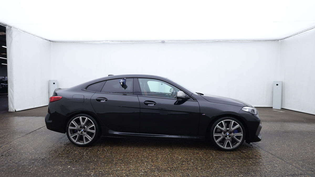BMW 2 Series Image 5