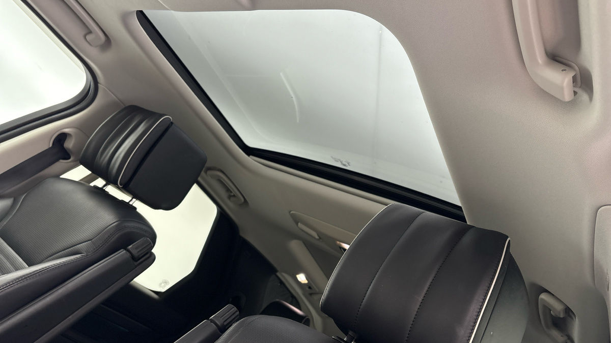 Land Rover Discovery Image 6