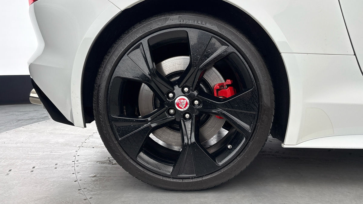 Jaguar F-Type Image 10