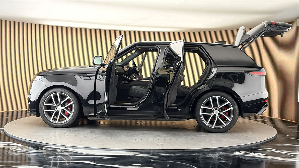 More views of Land Rover Range Rover Sport