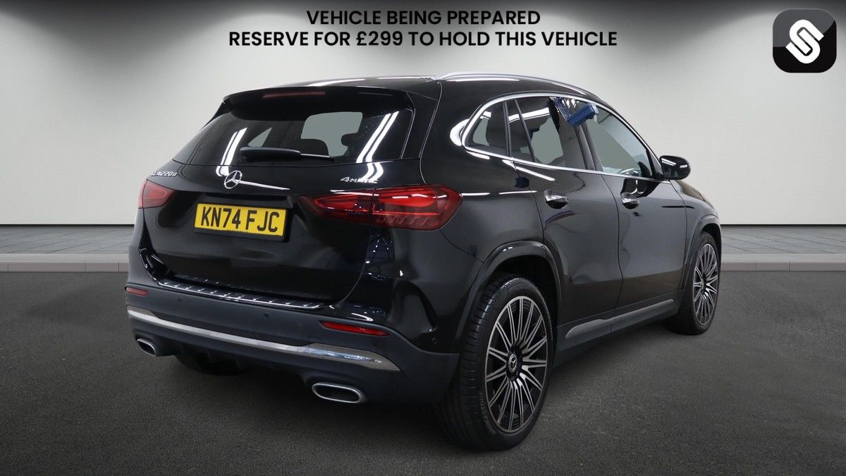 Mercedes-Benz GLA Image 4