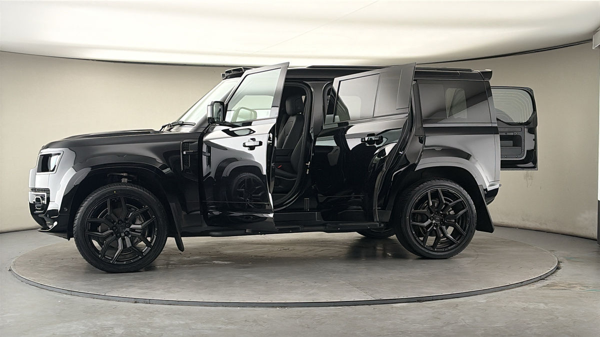 More views of Land Rover Defender 110