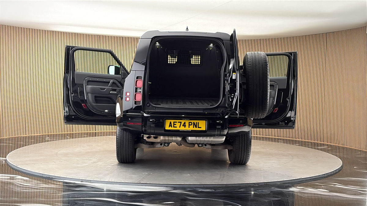 More views of Land Rover Defender 90