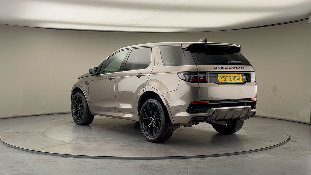 Land Rover Discovery Sport Image 2