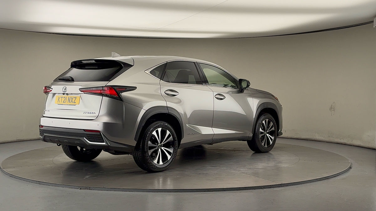 Lexus NX Image 21