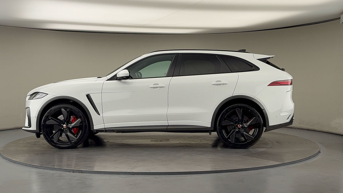 Jaguar F-PACE Image 15