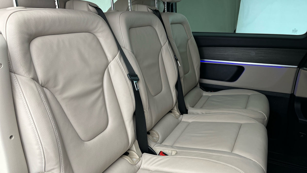 Mercedes-Benz V Class Image 9