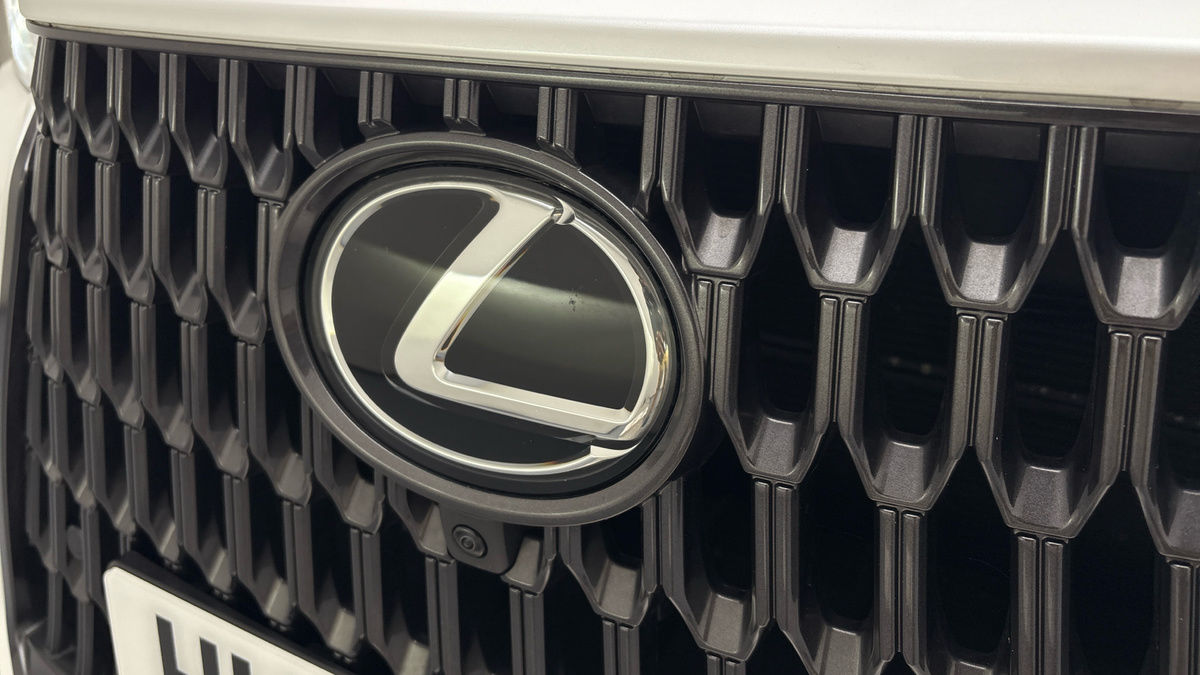 Lexus NX Image 24
