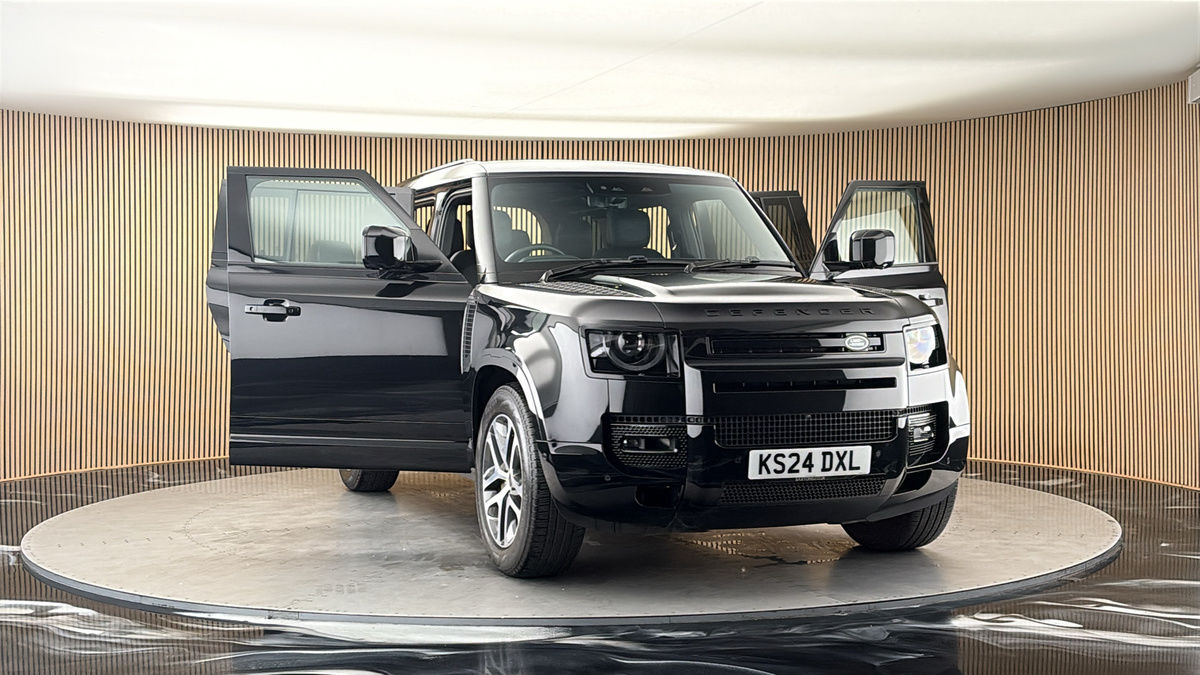 More views of Land Rover Defender 110
