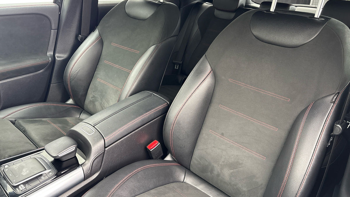 Mercedes-Benz GLA Image 19