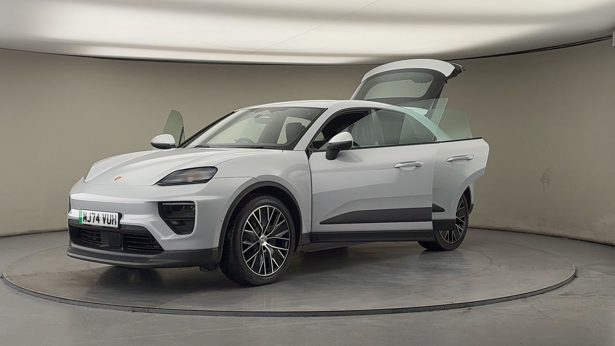More views of Porsche Macan