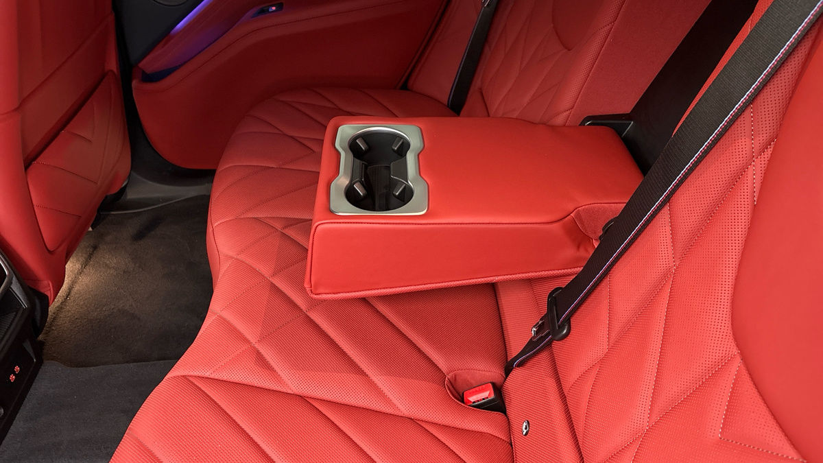 BMW XM Image 9