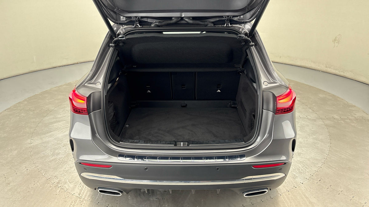 Mercedes-Benz GLA Image 11